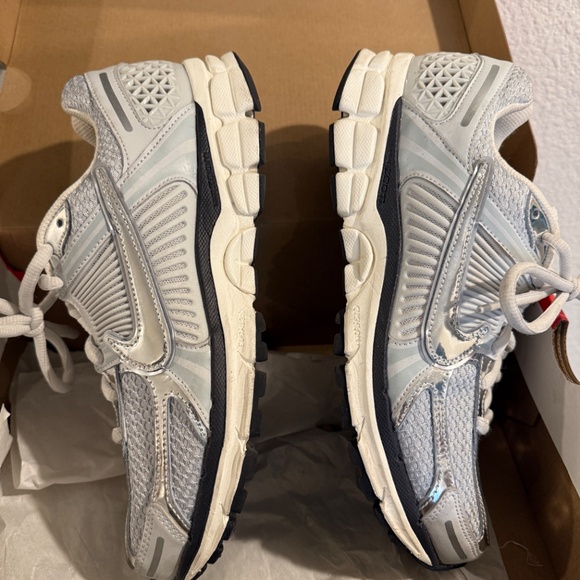 Nike Zoom Vomero 5 - Picture 4 of 5